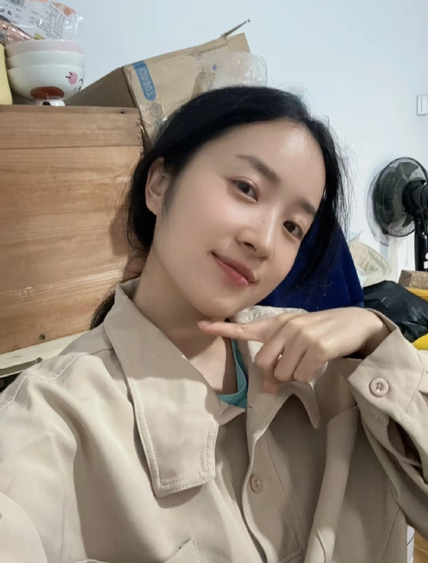多喝热水的第二张照片--全国闪婚服务中心