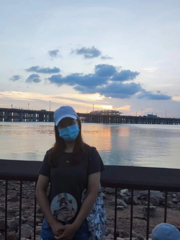 Lam妹的第一张照片--全国闪婚服务中心