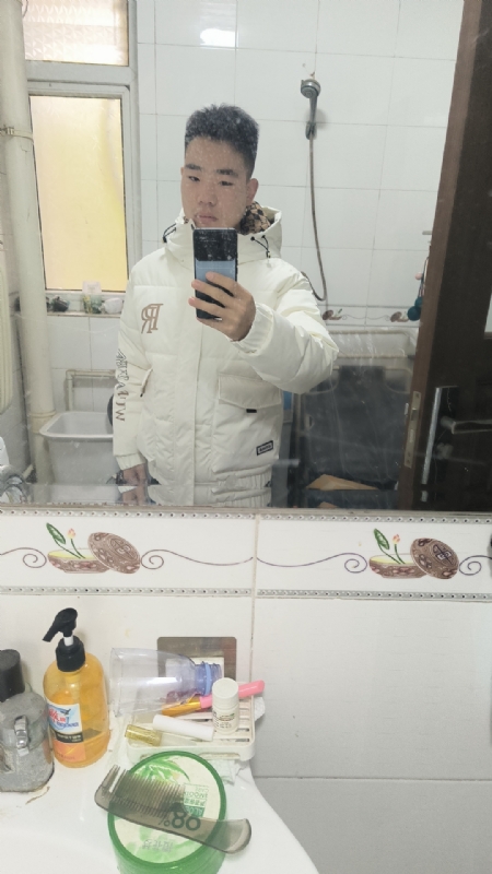 小李的第一张照片--全国闪婚服务中心