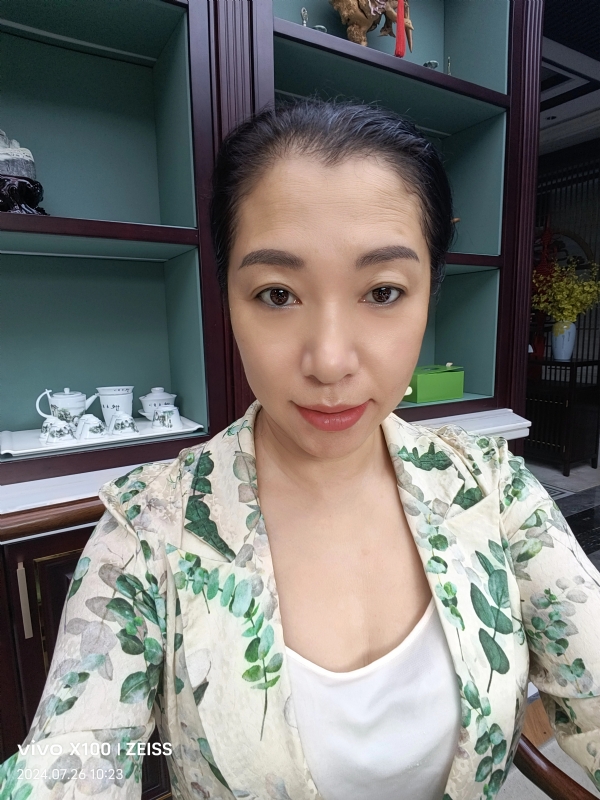 仝馨的第三张照片--全国闪婚服务中心