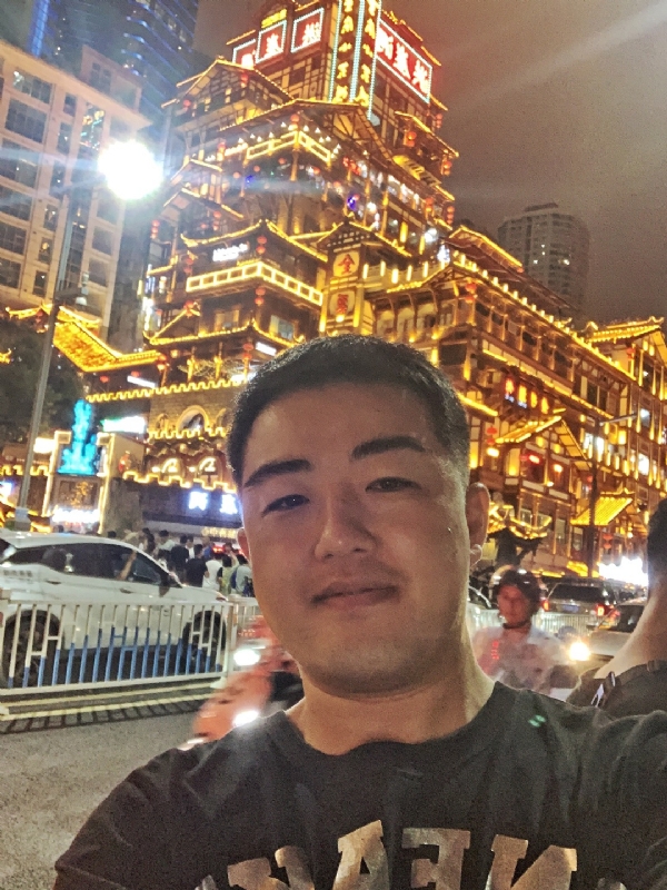 钢铁侠的第一张照片--全国闪婚服务中心