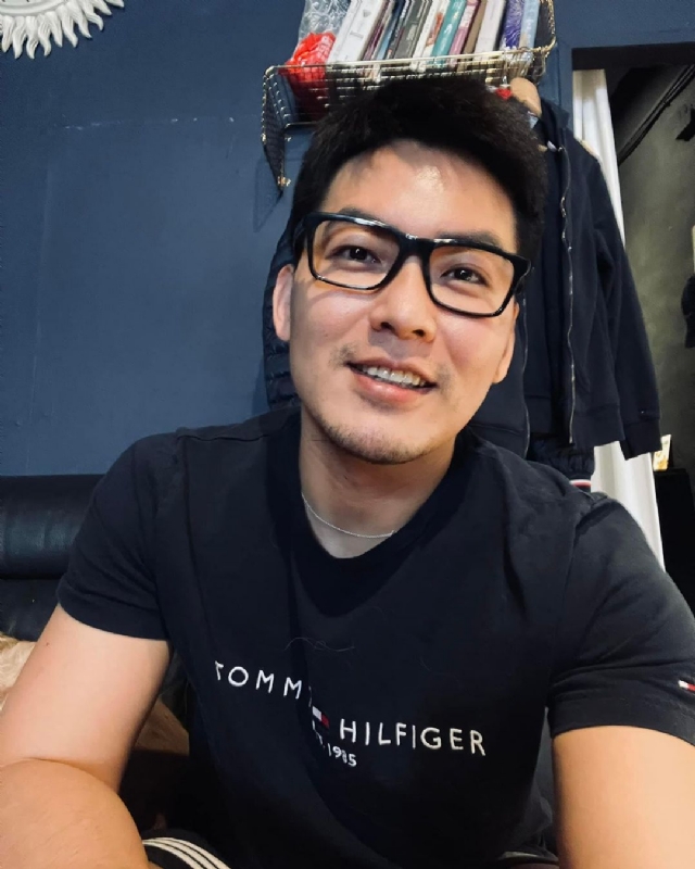 宗翰的第一张照片--全国闪婚服务中心