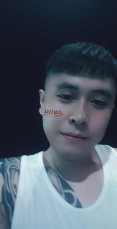 愚忠的第一张照片--全国闪婚服务中心