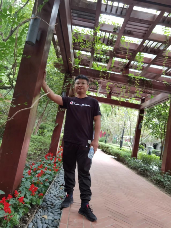 会飞的鱼的第四张照片--全国闪婚服务中心