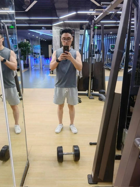 超哥的第二张照片--全国闪婚服务中心