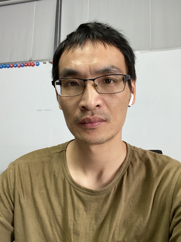 孤独的根号三的第一张照片--全国闪婚服务中心