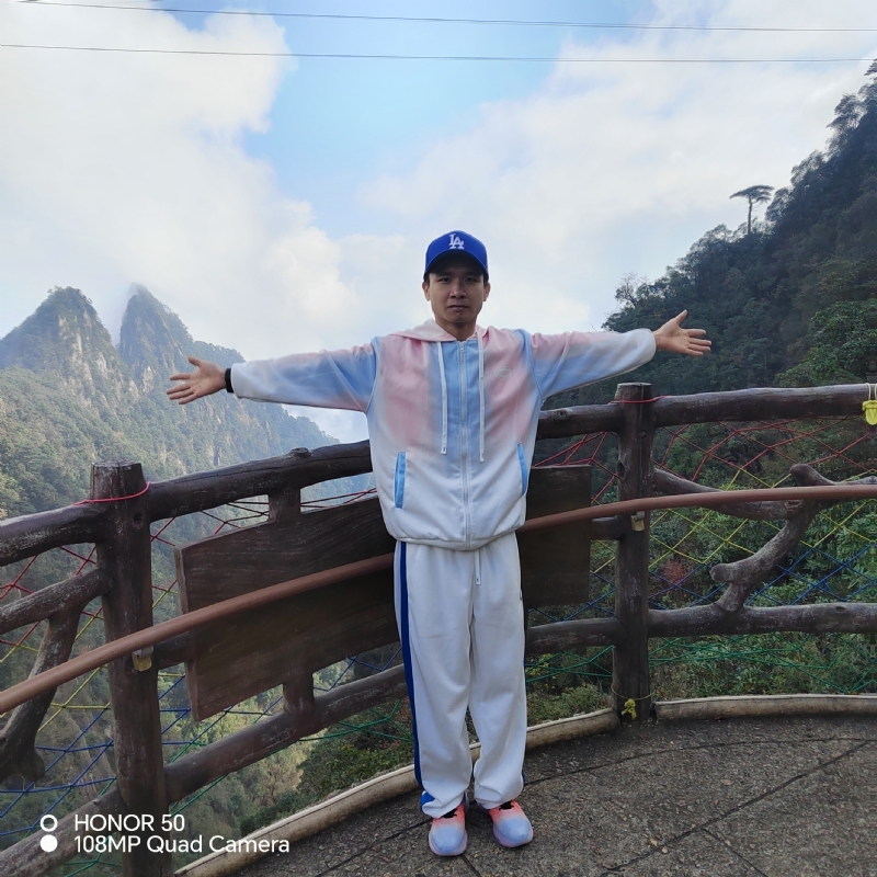 明明的第一张照片--全国闪婚服务中心