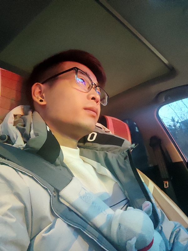 小奕的第二张照片--全国闪婚服务中心