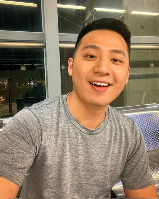 孤獨的男人的第三张照片--全国闪婚服务中心