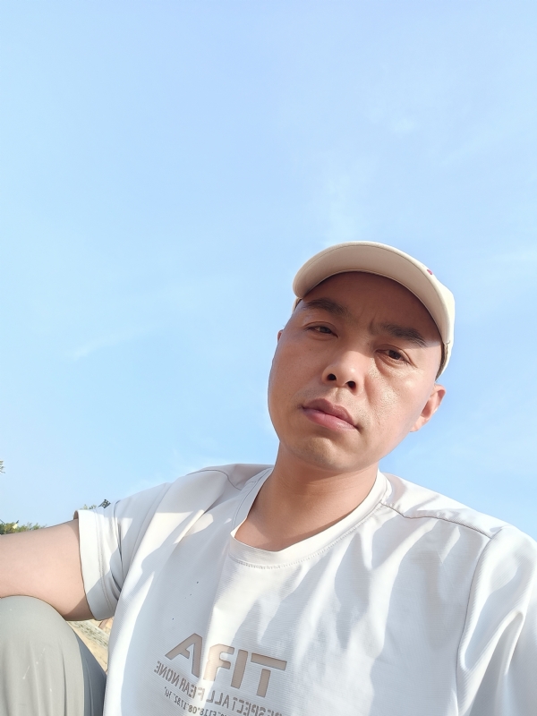 哥哥的第一张照片--全国闪婚服务中心