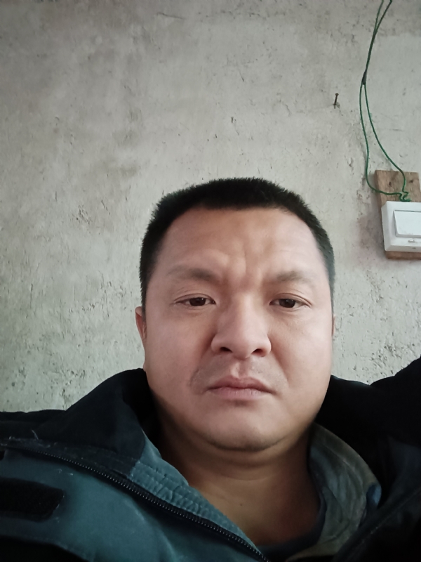 兰成龙的第二张照片--全国闪婚服务中心