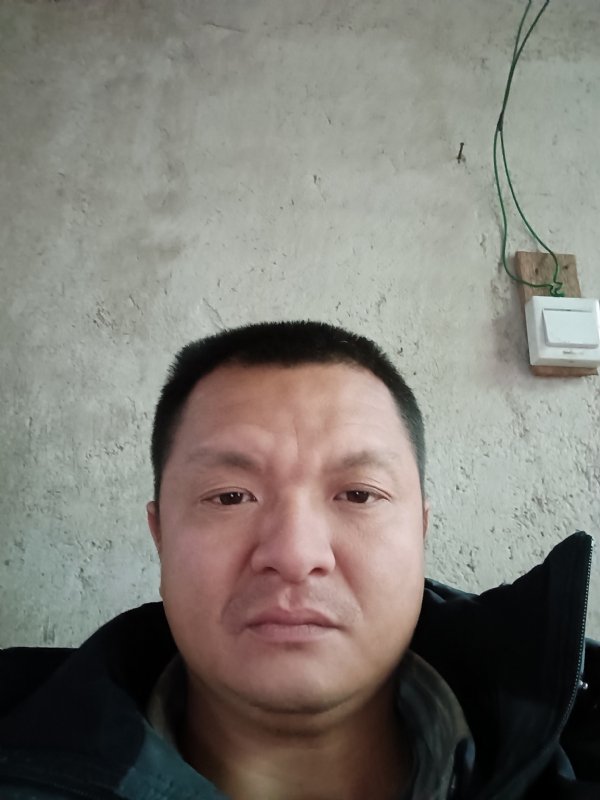 兰成龙的第三张照片--全国闪婚服务中心