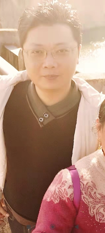 邓生的第二张照片--全国闪婚服务中心
