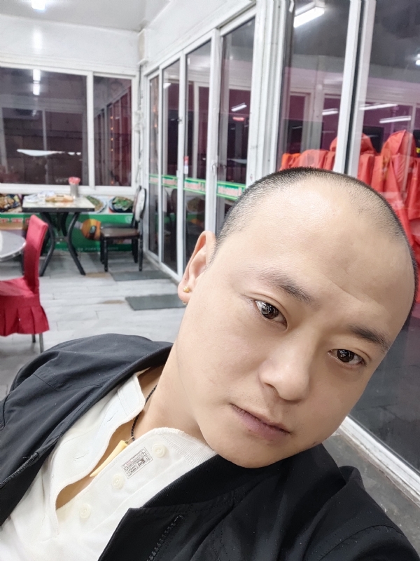 大连相亲的第一张照片--全国闪婚服务中心