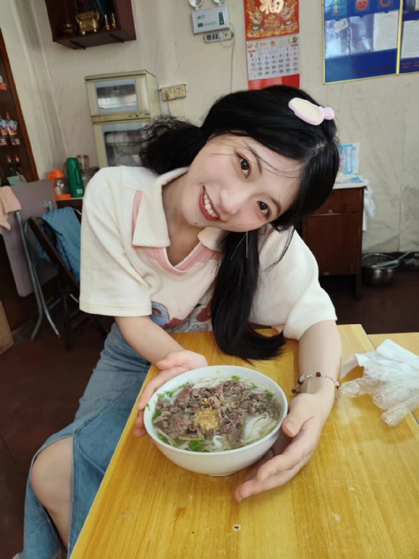 甜果的第二张照片--全国闪婚服务中心