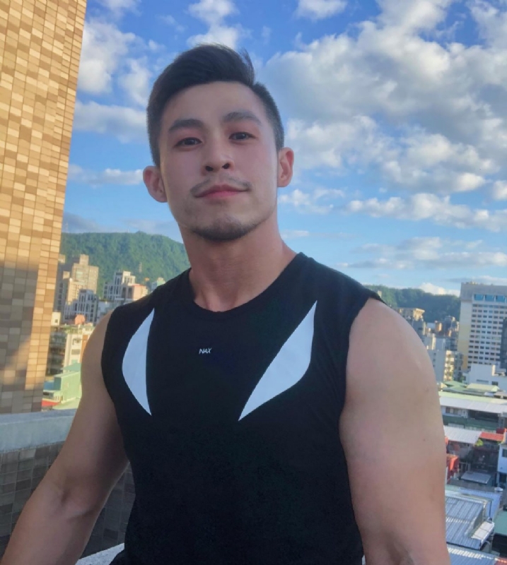 白玉飞的第一张照片--全国闪婚服务中心