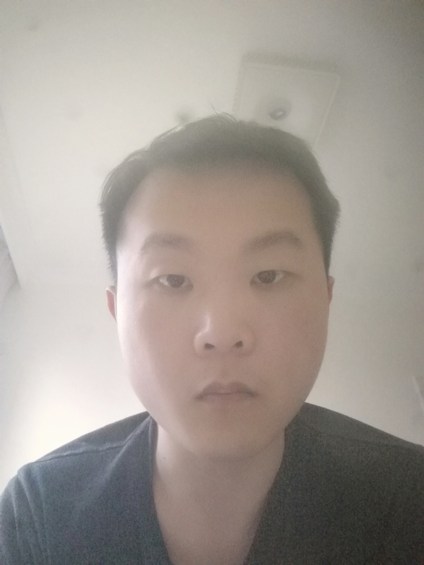 下个瞬间的你的第一张照片--全国闪婚服务中心