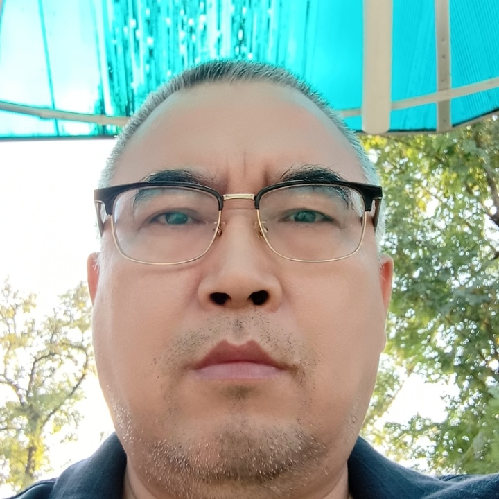 绿萝的第一张照片--全国闪婚服务中心