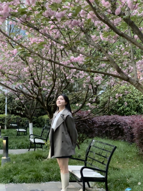 方方方的第二张照片--全国闪婚服务中心