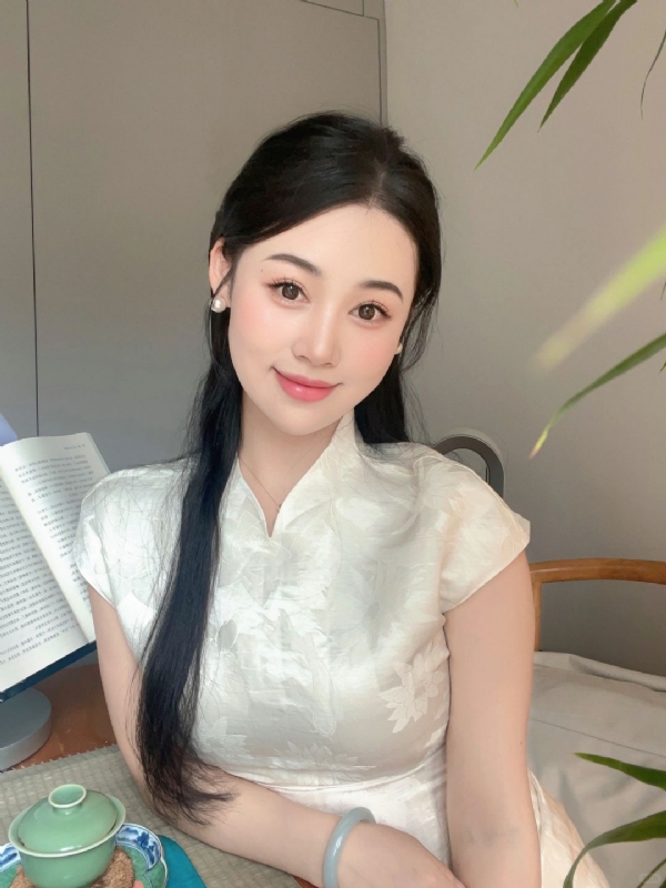 小慧的第一张照片--全国闪婚服务中心