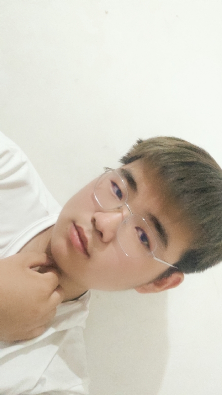 晚晚的第一张照片--全国闪婚服务中心