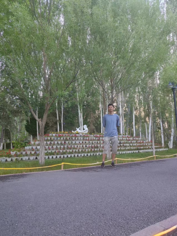 温默的第一张照片--全国闪婚服务中心