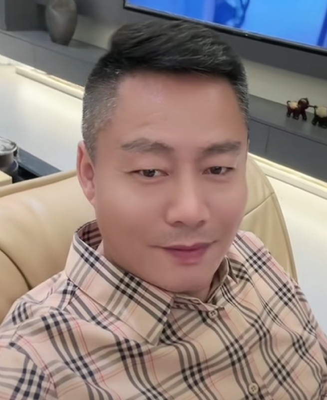 李*军的第三张照片--全国闪婚服务中心