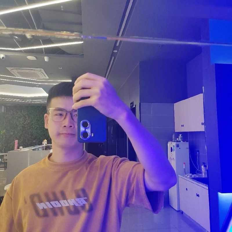 阿豪的第一张照片--全国闪婚服务中心