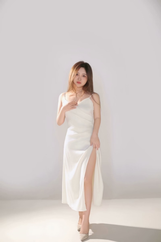 李淼的第三张照片--全国闪婚服务中心