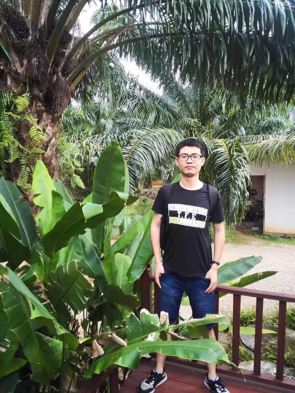 不走心的第一张照片--全国闪婚服务中心