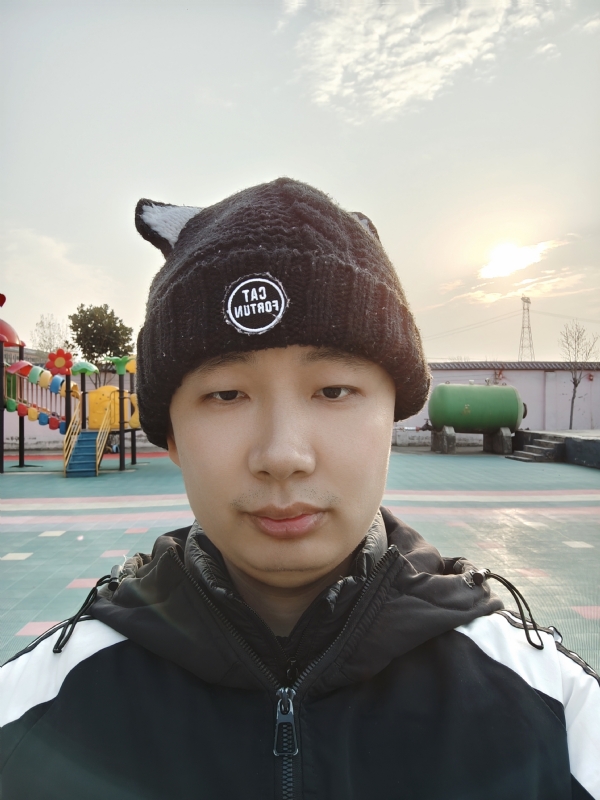王连杰的第一张照片--全国闪婚服务中心