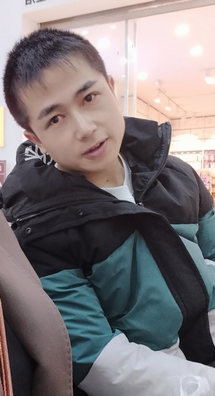 不骄不躁的第一张照片--全国闪婚服务中心