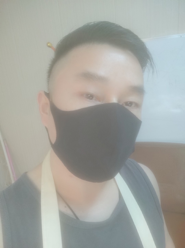 Poluk秦的第二张照片--全国闪婚服务中心
