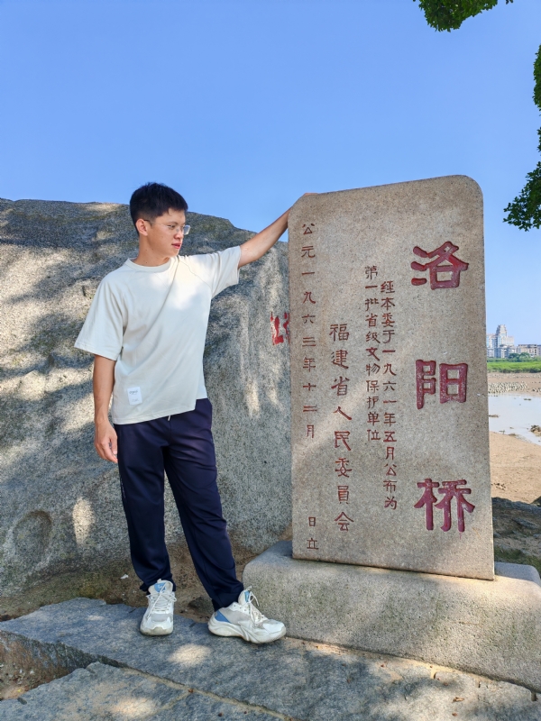 风尘的第三张照片--全国闪婚服务中心