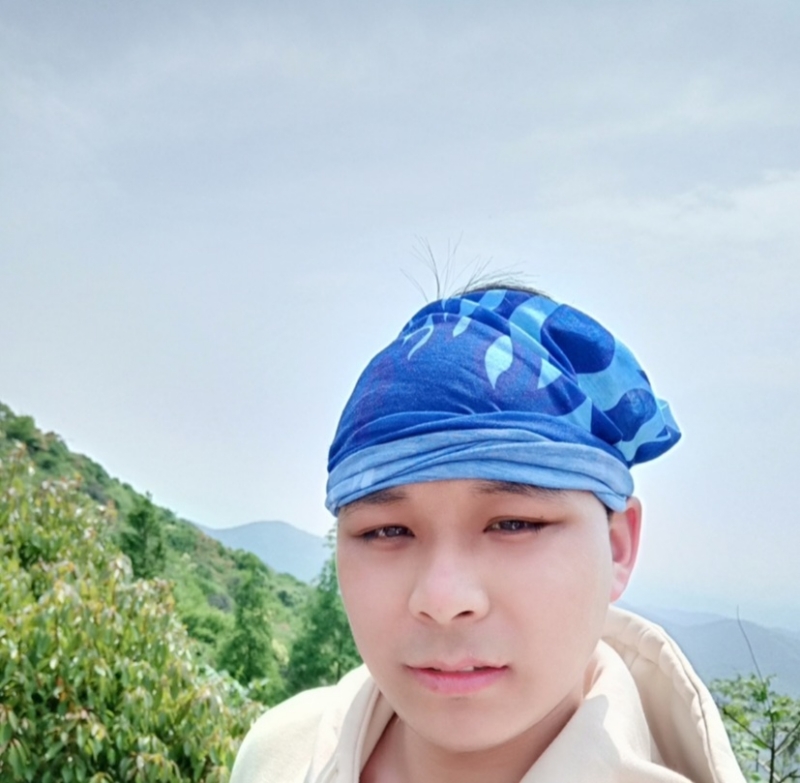 两人一世界的第一张照片--全国闪婚服务中心