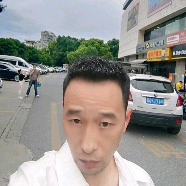 小林的第一张照片--全国闪婚服务中心