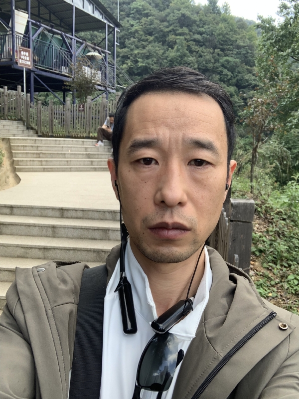 小林的第二张照片--全国闪婚服务中心