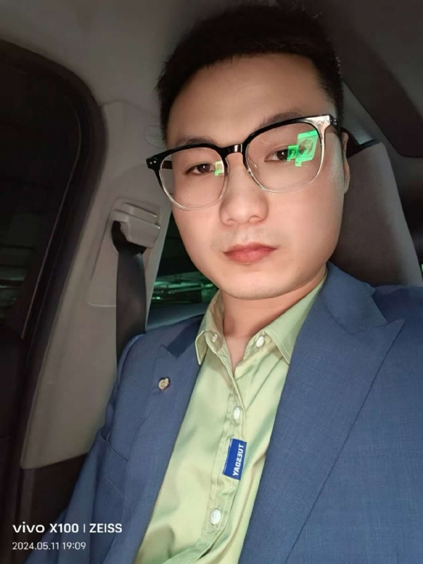 东东的第二张照片--全国闪婚服务中心