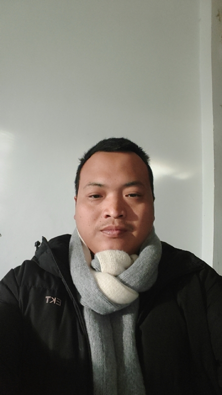 猪小凯的第一张照片--全国闪婚服务中心