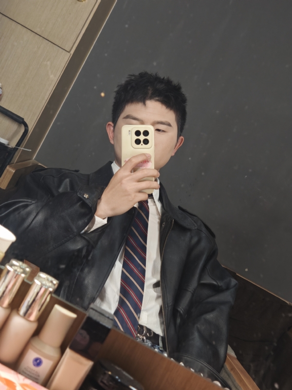 郝天翔的第一张照片--全国闪婚服务中心