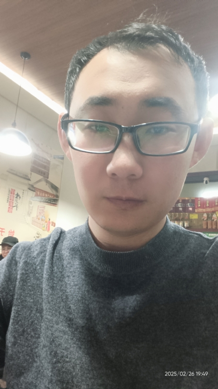 黑黑一笑的第一张照片--全国闪婚服务中心