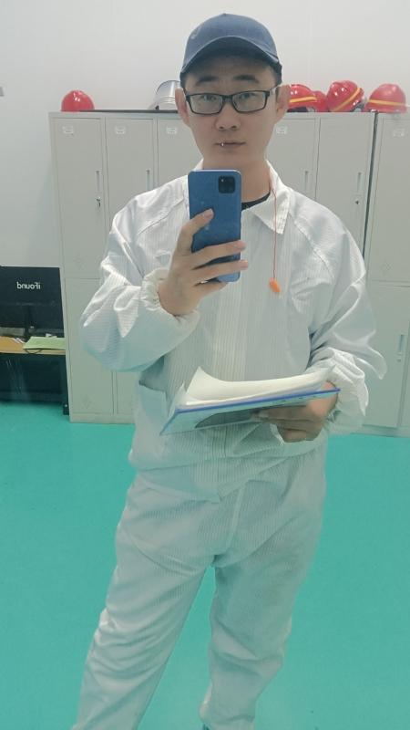 黑黑一笑的第四张照片--全国闪婚服务中心