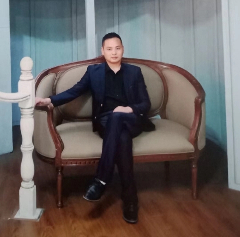 龙行天下的第二张照片--全国闪婚服务中心