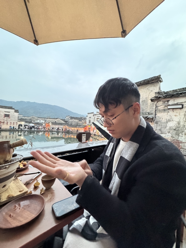 不二的第三张照片--全国闪婚服务中心