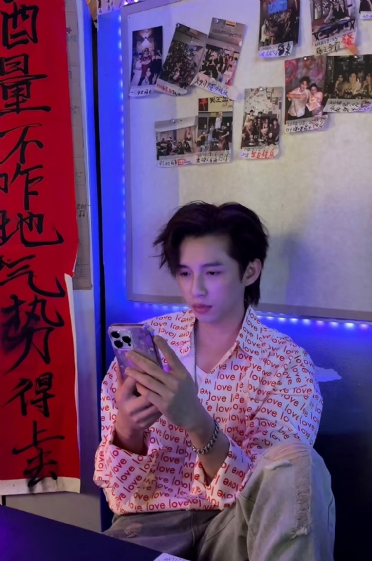 小二的第一张照片--全国闪婚服务中心