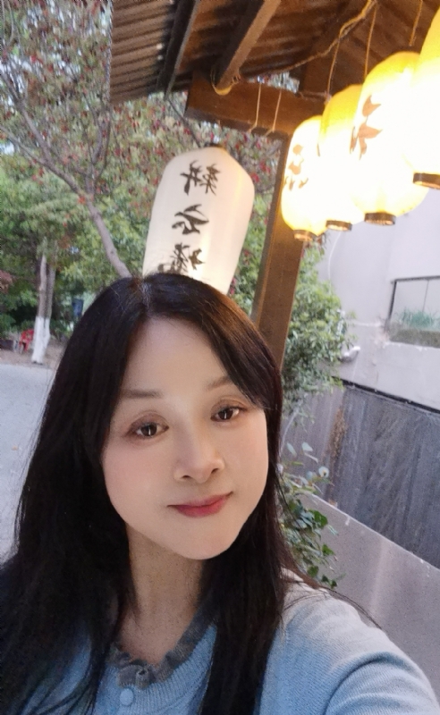 伊伊的第一张照片--全国闪婚服务中心