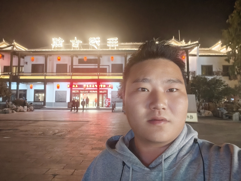 小鹿艾克的第一张照片--全国闪婚服务中心