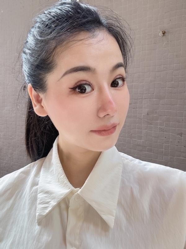 金莉的第二张照片--全国闪婚服务中心