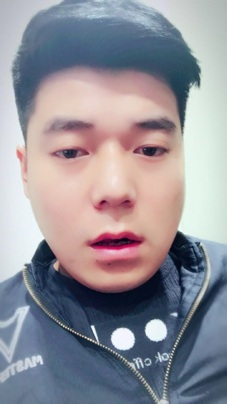 风向决定发型的第一张照片--全国闪婚服务中心