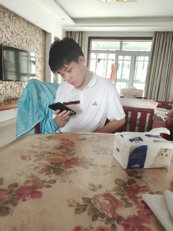 铁在烧的第一张照片--全国闪婚服务中心